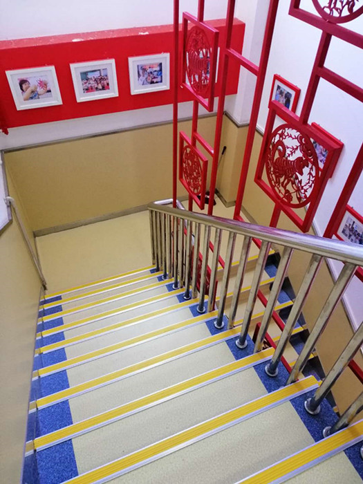 南橫街養(yǎng)老中心項目地面鋪裝順利完成