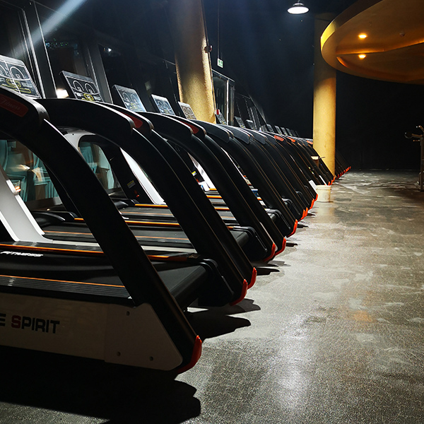 諾巴斯游泳健身運(yùn)動中心